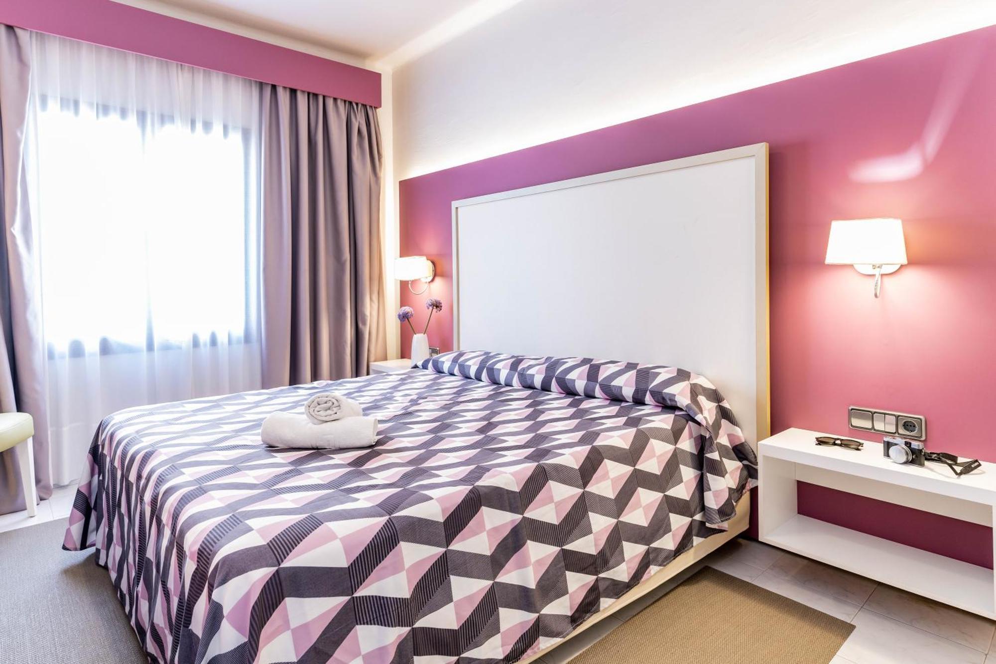 The Purple Hotel - Adults Only San Antonio  Phòng bức ảnh
